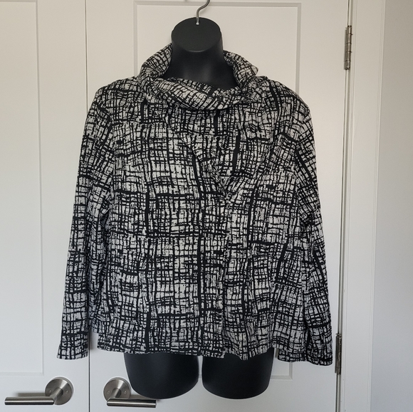 Iight weight jacket - Picture 3 of 8